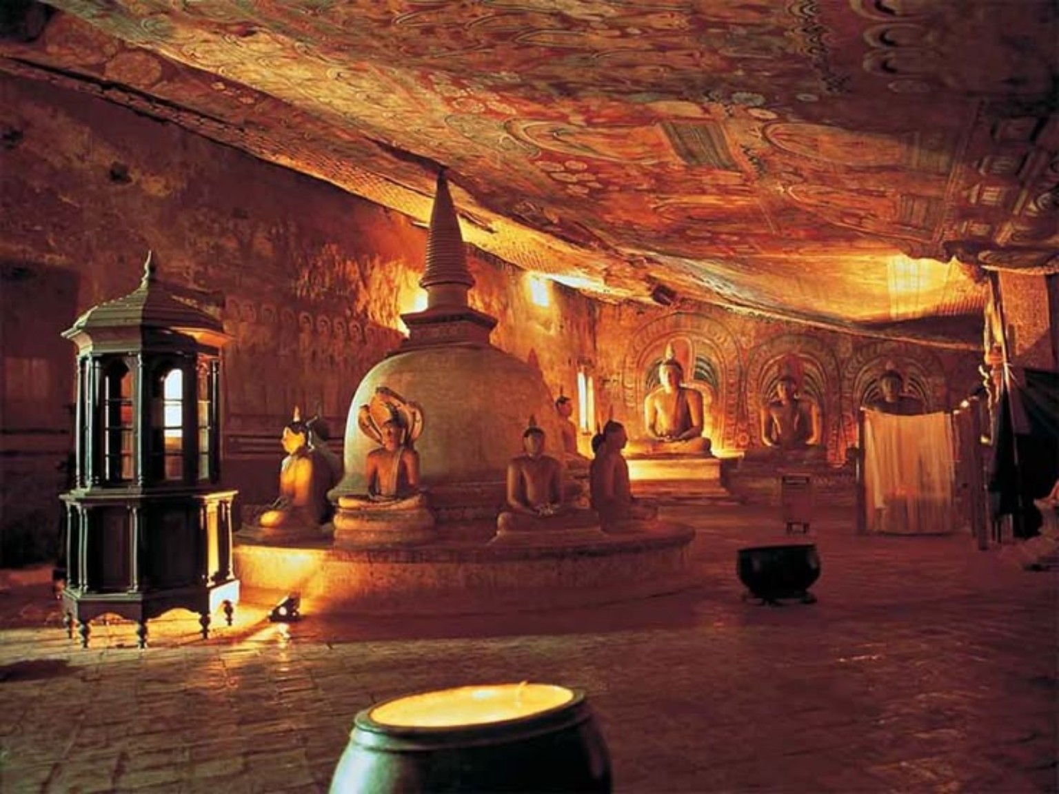 Dambulla Cave Temple interior